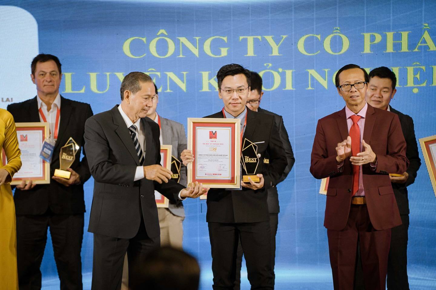 VSC nhận cúp The Best of Vietnam 2022