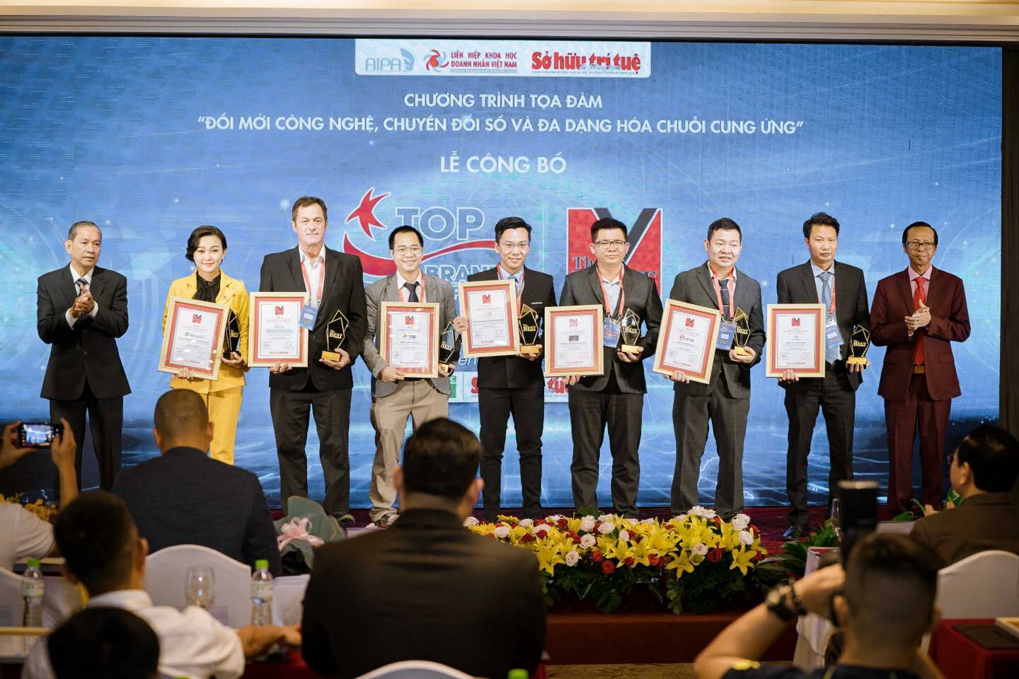 VSC Nhận Cúp The Best Of Vietnam 2022